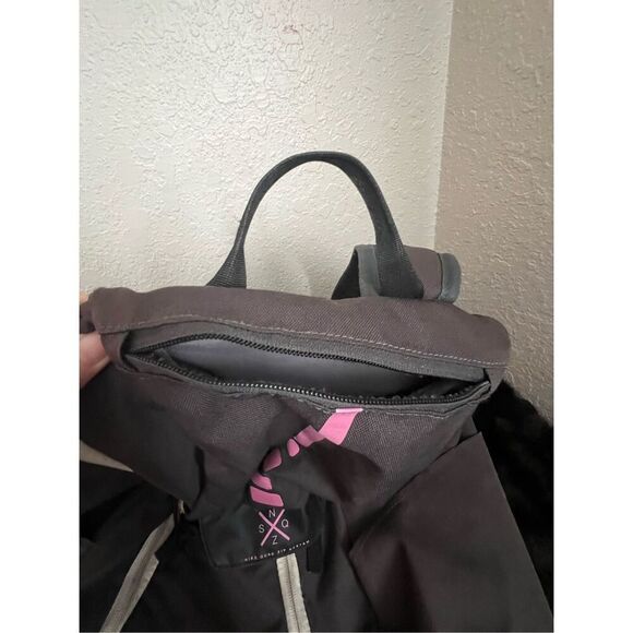 Nike Elite Quad Zip System Black Pink Breast Cancer Sport  Backpack Elite - Picture 2 of 8